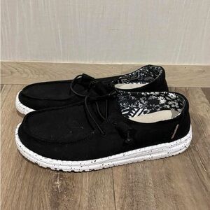 Hey Dude Wendy Size 8